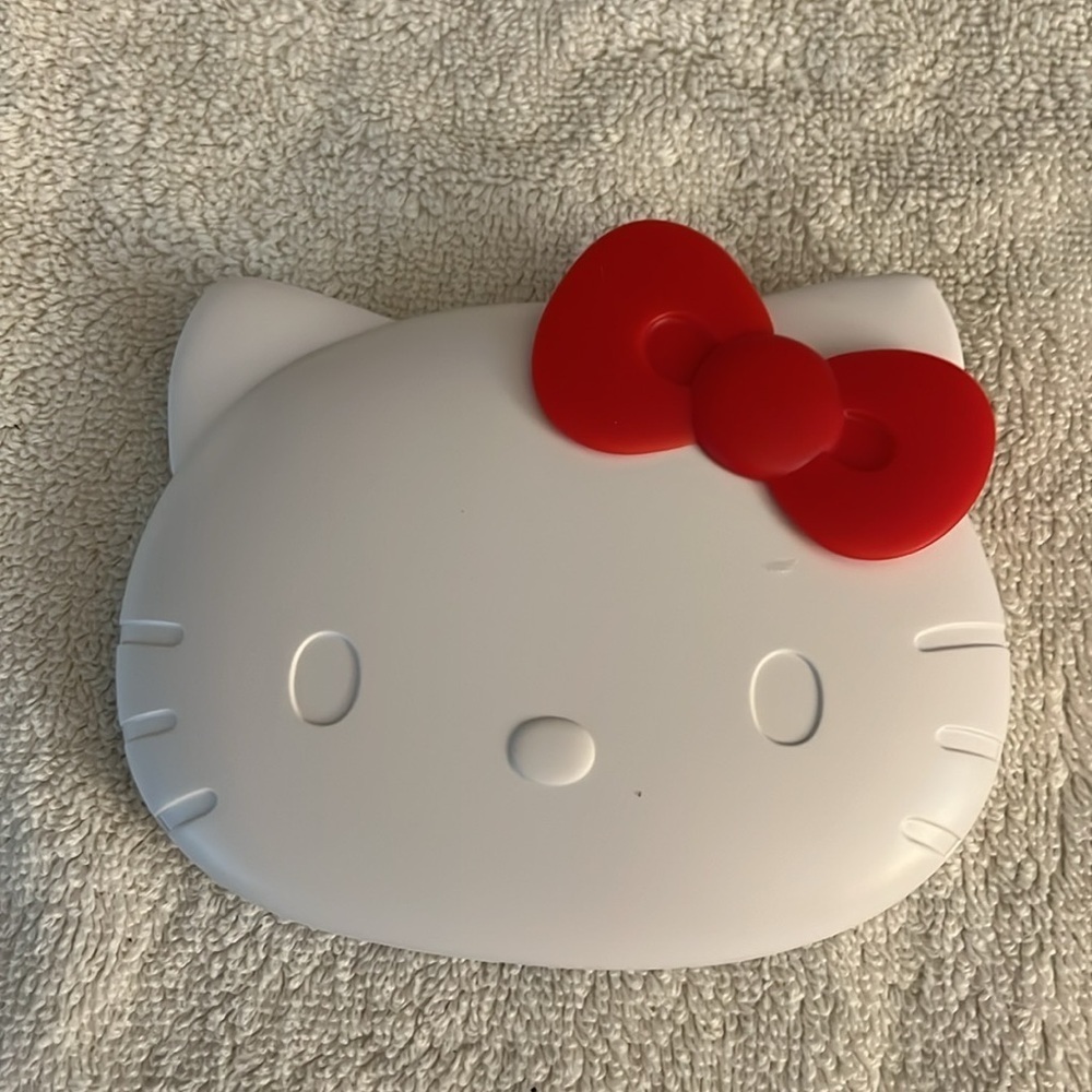 Hello Kitty Kawaii Mirror with Red Bow - Picture 5 of 9